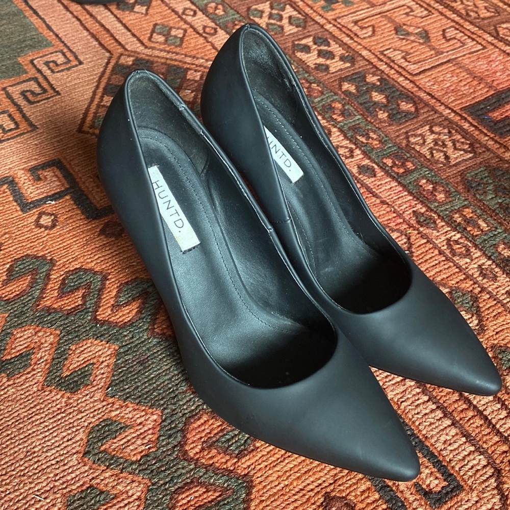 Huntd Vegan Pumps NWOT